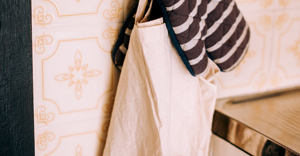 Roundup of Key Factors for Effective Risk Management in Insulation Removal